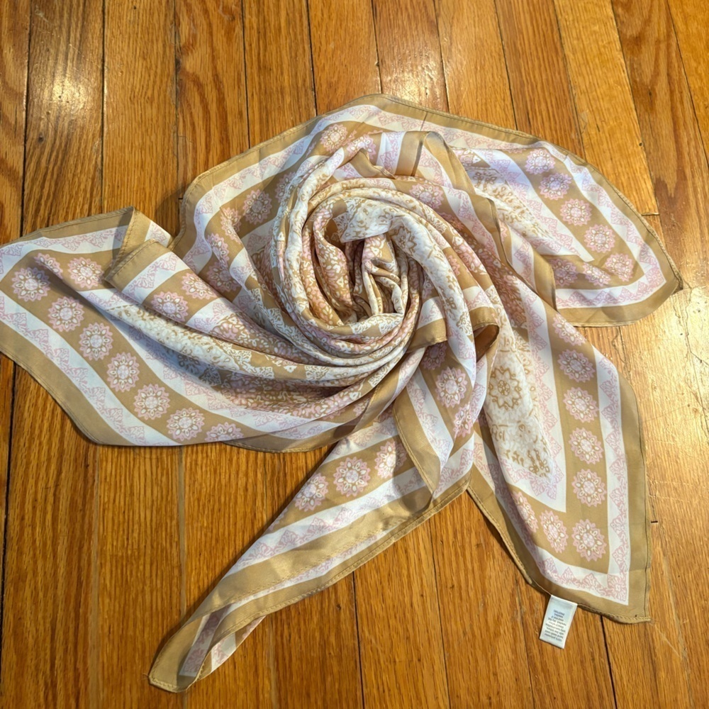 🆘LAST DISCOUNT🆘

Cato Geometric Floral Square Scarf